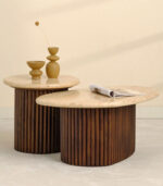 Table basse en bois et travertin